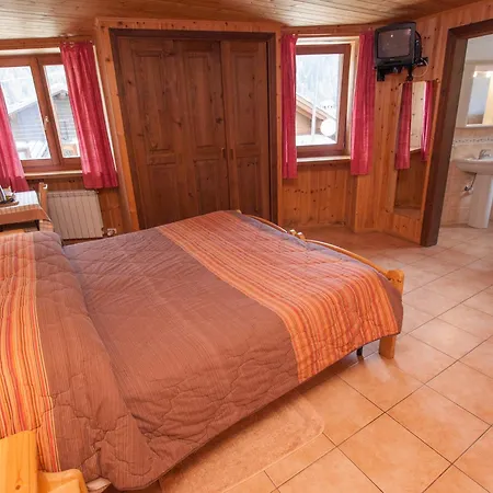 Le Vieux Rascard Chambres D'Hotes Champoluc Zimmer foto