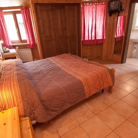 Le Vieux Rascard Chambres D'Hotes Champoluc Zimmer foto