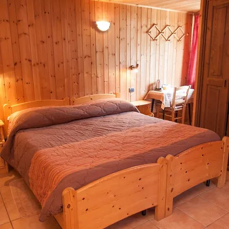 Le Vieux Rascard Chambres D'Hotes Champoluc Zimmer foto