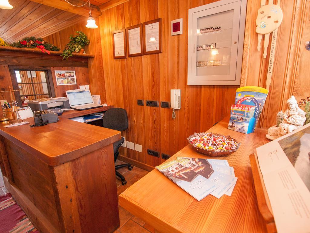 Le Vieux Rascard D'hotes Champoluc